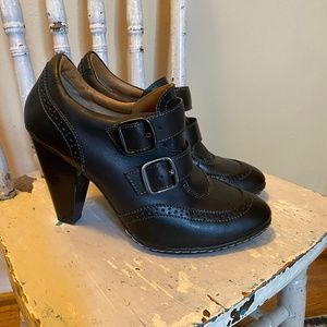 Euro Soft Sadira Buckle Strap Heels US 9.5M